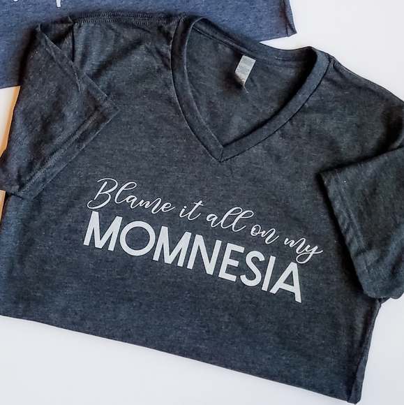 Momnesia Heathered Black V-Neck Short Sleeved Tee - Picture 2 of 2